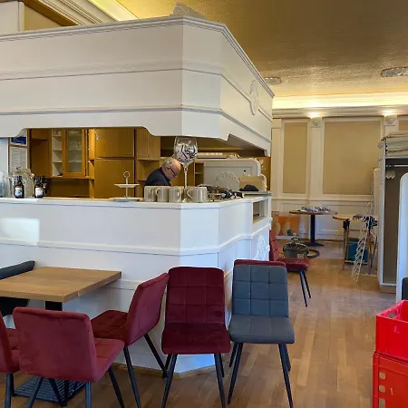 Hotel Zur Faehre 4*