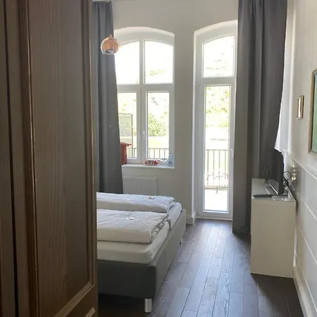Zur Faehre Hotel